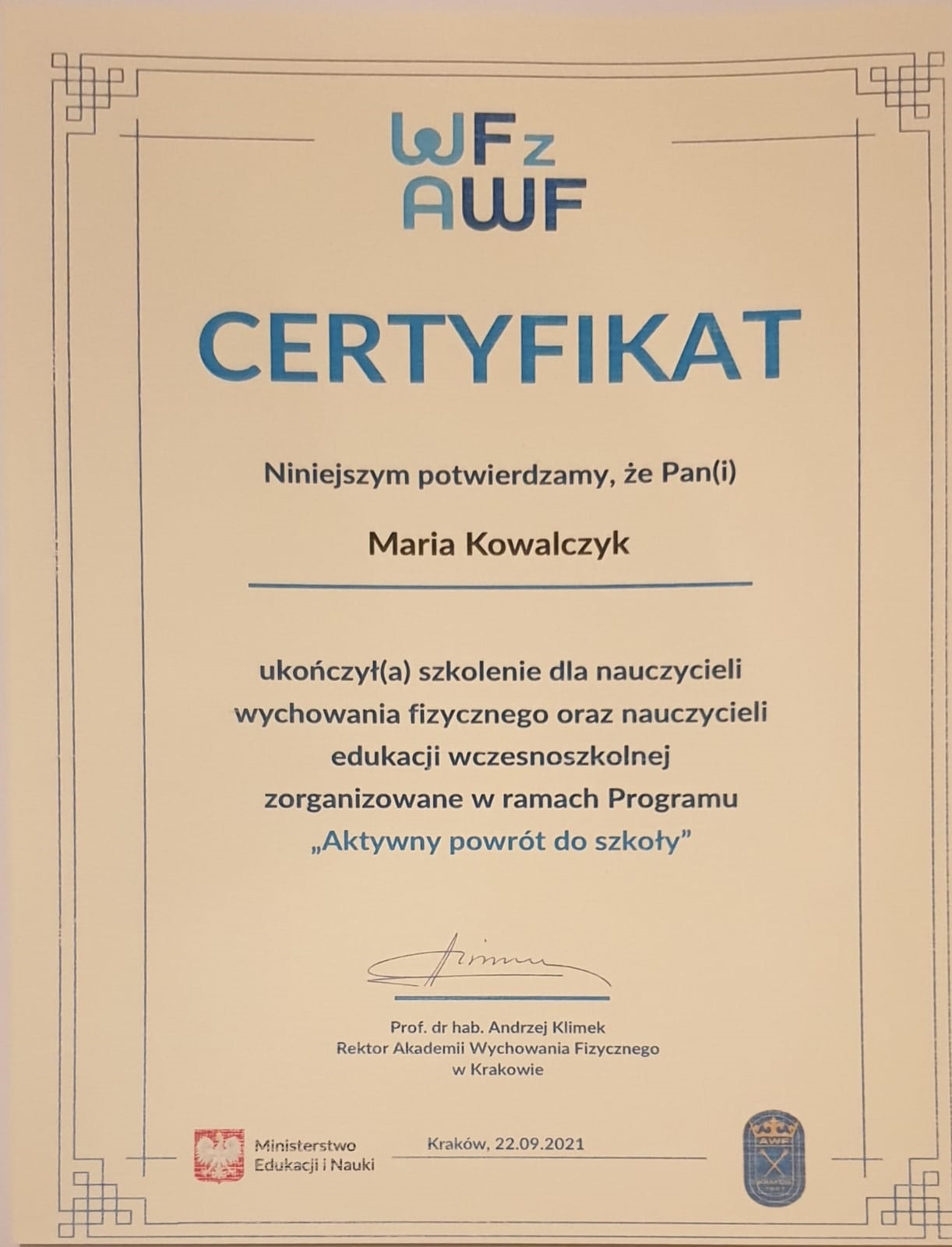 Certyfikat potwierdzający ukończenie szkolenia.