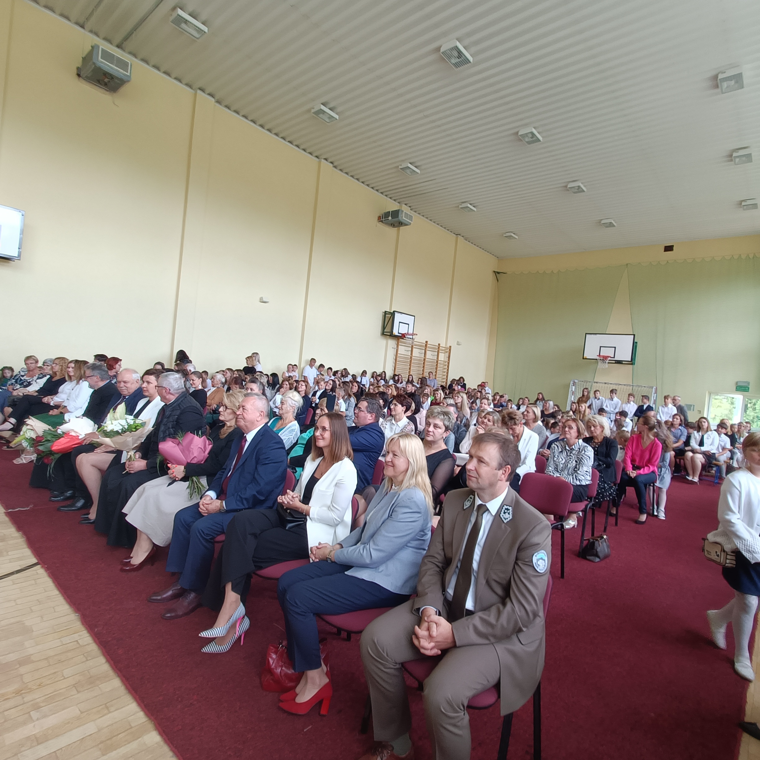 Program artystyczny w wykonaniu uczniów naszej szkoły 